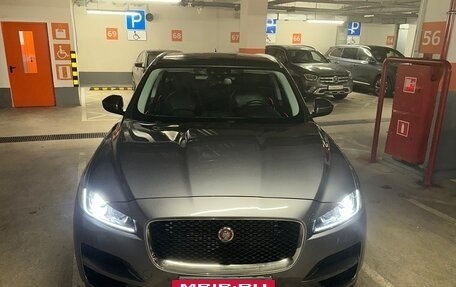 Jaguar F-Pace, 2017 год, 2 935 000 рублей, 5 фотография