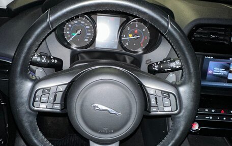 Jaguar F-Pace, 2017 год, 2 935 000 рублей, 25 фотография