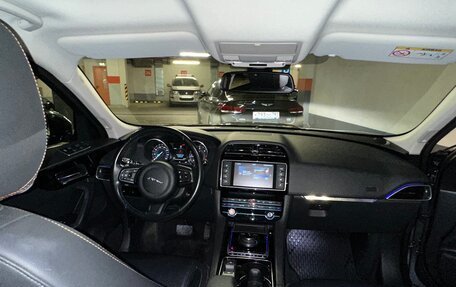 Jaguar F-Pace, 2017 год, 2 935 000 рублей, 27 фотография