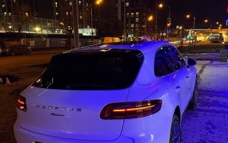 Porsche Macan I рестайлинг, 2018 год, 3 950 000 рублей, 2 фотография