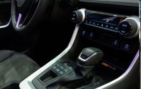 Toyota RAV4, 2025 год, 4 599 000 рублей, 17 фотография