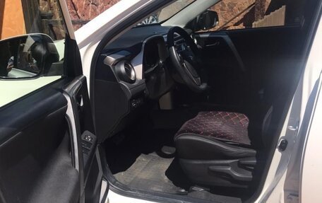 Toyota RAV4, 2015 год, 1 750 000 рублей, 9 фотография