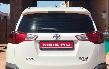 Toyota RAV4, 2015 год, 1 750 000 рублей, 4 фотография