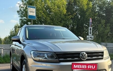 Volkswagen Tiguan II, 2018 год, 2 800 000 рублей, 2 фотография