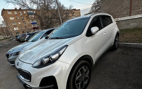 KIA Sportage IV рестайлинг, 2018 год, 2 100 000 рублей, 2 фотография