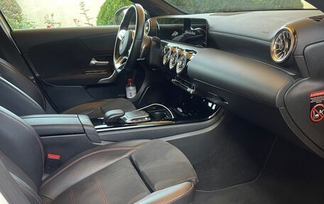 Mercedes-Benz A-Класс, 2021 год, 3 000 000 рублей, 7 фотография