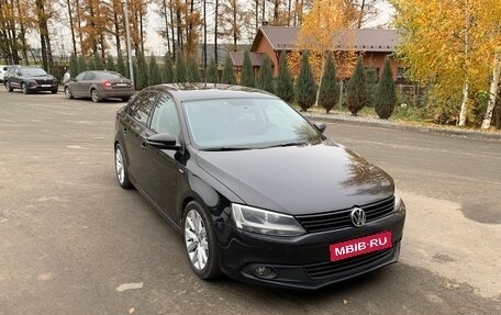 Volkswagen Jetta VI, 2013 год, 750 000 рублей, 1 фотография