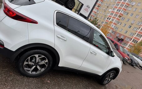 KIA Sportage IV рестайлинг, 2020 год, 1 990 000 рублей, 5 фотография