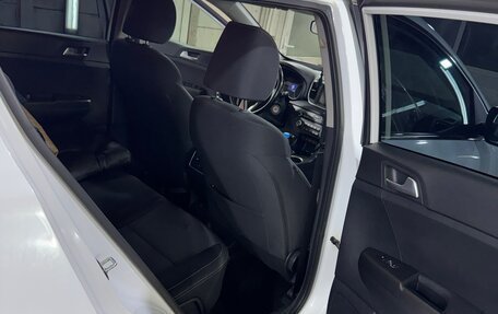 KIA Sportage IV рестайлинг, 2020 год, 1 990 000 рублей, 17 фотография