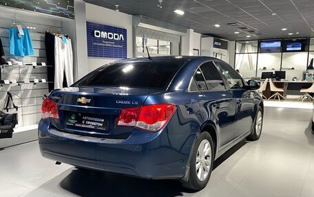 Chevrolet Cruze II, 2010 год, 715 000 рублей, 4 фотография