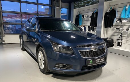Chevrolet Cruze II, 2010 год, 715 000 рублей, 2 фотография