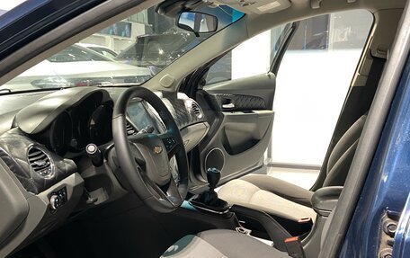 Chevrolet Cruze II, 2010 год, 715 000 рублей, 16 фотография