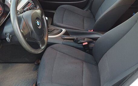 BMW 1 серия, 2009 год, 970 000 рублей, 12 фотография