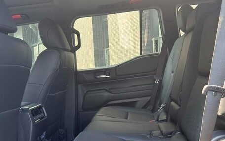 Toyota Land Cruiser Prado, 2024 год, 7 600 000 рублей, 14 фотография