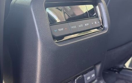 Toyota Land Cruiser Prado, 2024 год, 7 600 000 рублей, 18 фотография