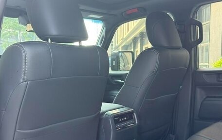 Toyota Land Cruiser Prado, 2024 год, 7 600 000 рублей, 24 фотография