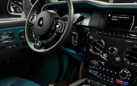 Rolls-Royce Cullinan, 2021 год, 40 000 000 рублей, 6 фотография