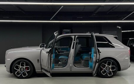 Rolls-Royce Cullinan, 2021 год, 40 000 000 рублей, 4 фотография