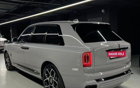 Rolls-Royce Cullinan, 2021 год, 40 000 000 рублей, 2 фотография