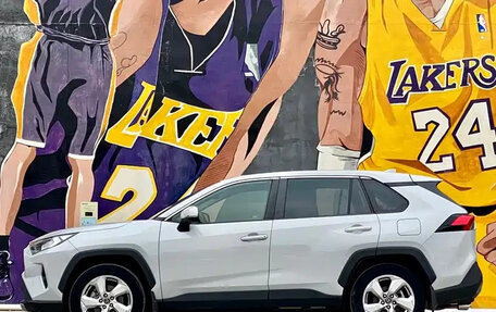 Toyota RAV4, 2022 год, 2 120 999 рублей, 4 фотография