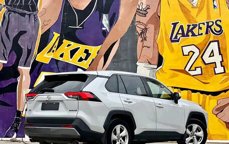 Toyota RAV4, 2022 год, 2 120 999 рублей, 3 фотография