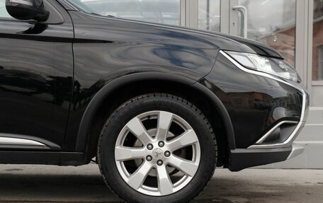 Mitsubishi Outlander III рестайлинг 3, 2015 год, 1 995 000 рублей, 9 фотография