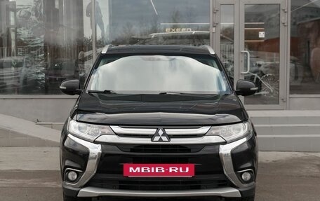 Mitsubishi Outlander III рестайлинг 3, 2015 год, 1 995 000 рублей, 2 фотография