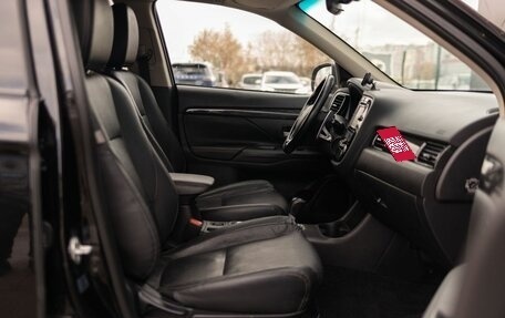 Mitsubishi Outlander III рестайлинг 3, 2015 год, 1 995 000 рублей, 20 фотография