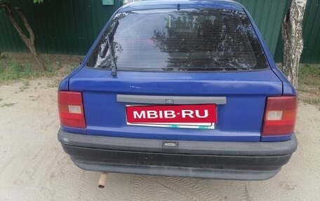 Opel Vectra A, 1992 год, 80 000 рублей, 2 фотография