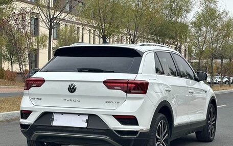 Volkswagen T-Roc I, 2022 год, 1 360 000 рублей, 4 фотография
