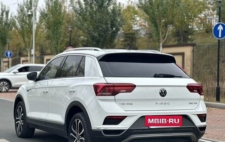 Volkswagen T-Roc I, 2022 год, 1 360 000 рублей, 2 фотография