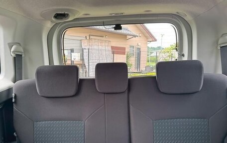 Toyota Roomy I, 2022 год, 1 000 000 рублей, 14 фотография