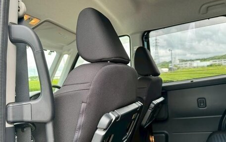 Toyota Roomy I, 2022 год, 1 000 000 рублей, 21 фотография