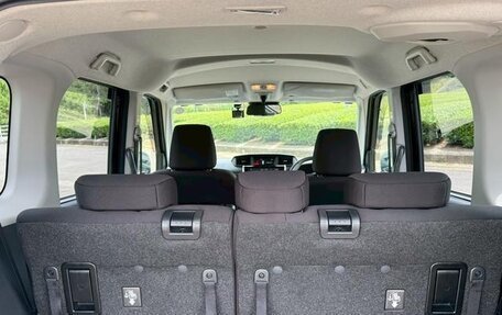 Toyota Roomy I, 2022 год, 1 000 000 рублей, 26 фотография