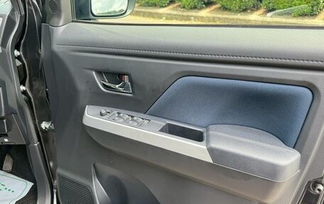 Toyota Roomy I, 2022 год, 1 000 000 рублей, 29 фотография