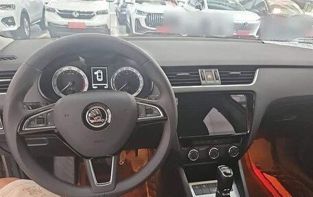 Skoda Octavia, 2021 год, 1 600 000 рублей, 8 фотография