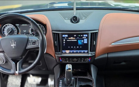 Maserati Levante I, 2022 год, 3 920 000 рублей, 7 фотография