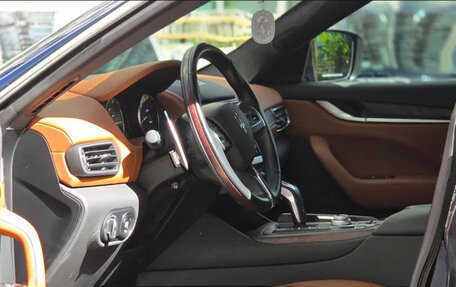 Maserati Levante I, 2022 год, 3 920 000 рублей, 8 фотография