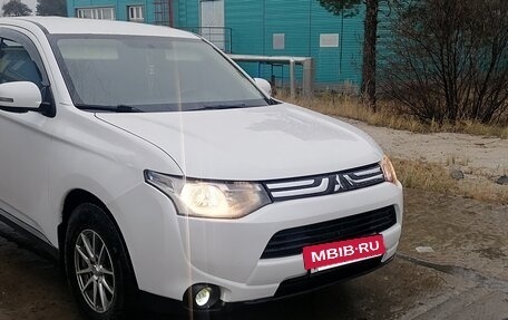 Mitsubishi Outlander III рестайлинг 3, 2012 год, 1 200 000 рублей, 3 фотография