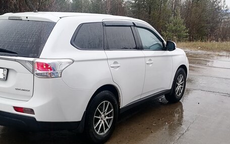 Mitsubishi Outlander III рестайлинг 3, 2012 год, 1 200 000 рублей, 8 фотография