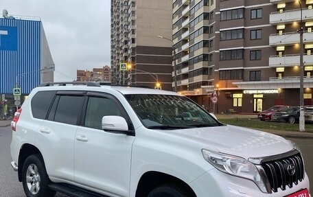 Toyota Land Cruiser Prado 150 рестайлинг 2, 2015 год, 3 400 000 рублей, 2 фотография
