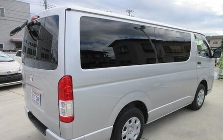 Toyota HiAce H200, 2022 год, 3 200 000 рублей, 5 фотография