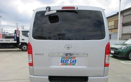 Toyota HiAce H200, 2022 год, 3 200 000 рублей, 6 фотография