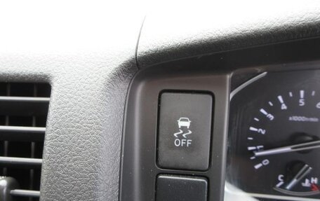 Toyota HiAce H200, 2022 год, 3 200 000 рублей, 16 фотография