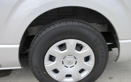 Toyota HiAce H200, 2022 год, 3 200 000 рублей, 24 фотография