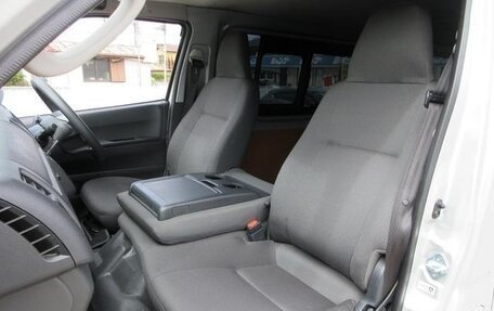 Toyota HiAce H200, 2022 год, 3 200 000 рублей, 35 фотография