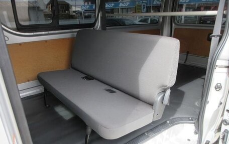 Toyota HiAce H200, 2022 год, 3 200 000 рублей, 31 фотография