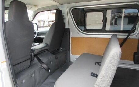 Toyota HiAce H200, 2022 год, 3 200 000 рублей, 30 фотография