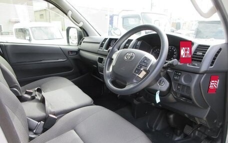 Toyota HiAce H200, 2022 год, 3 200 000 рублей, 27 фотография