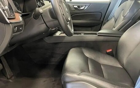 Volvo S60 III, 2022 год, 3 100 000 рублей, 11 фотография